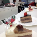 ケーキとライブ演奏