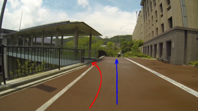 第二実験室棟前