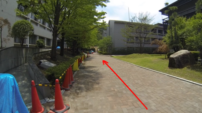 第二実験室棟前